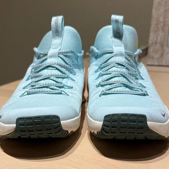 Nike Free Metcon 6 Training Shoes in Light Blue and Light Pink - Picture 9 of 14